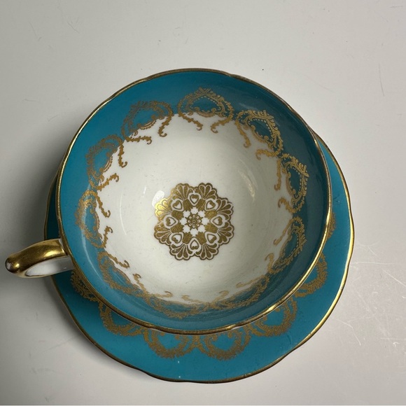 Aynsley Elegant Teacup and Saucer Set with Gold Accents - Picture 2 of 7